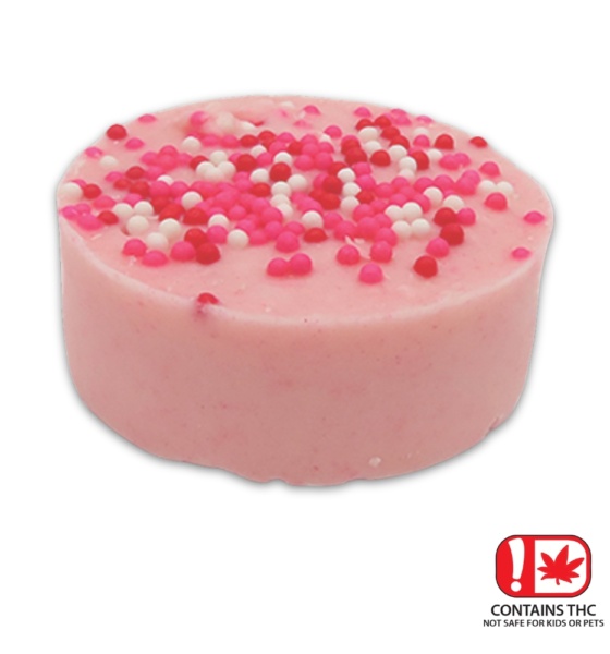 500mg Strawberry Cream Coated Golden Oreo Cookie